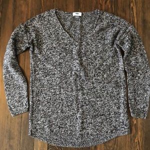 Medium Black and white Old Navy sweater